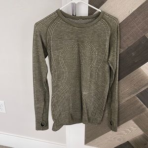 Swiftly tech long sleeve size 8